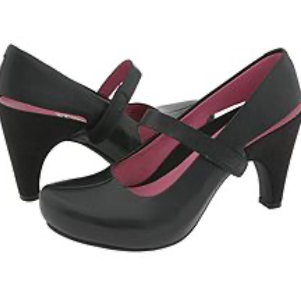 Tsubo Acrea Mary Janes